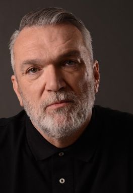 Neil Ruddock 