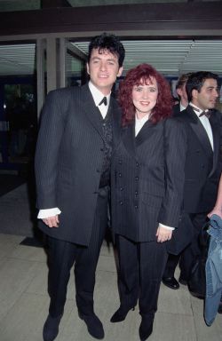 2_Shane-Richie.jpg