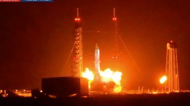 Blue Origin's New Glenn rocket explodes