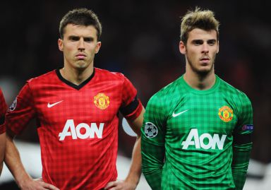 Michael Carrick alongside David de Gea