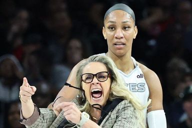 Becky Hammon ejected after screaming in ref's face as Fever catch Aces in WNBA standings